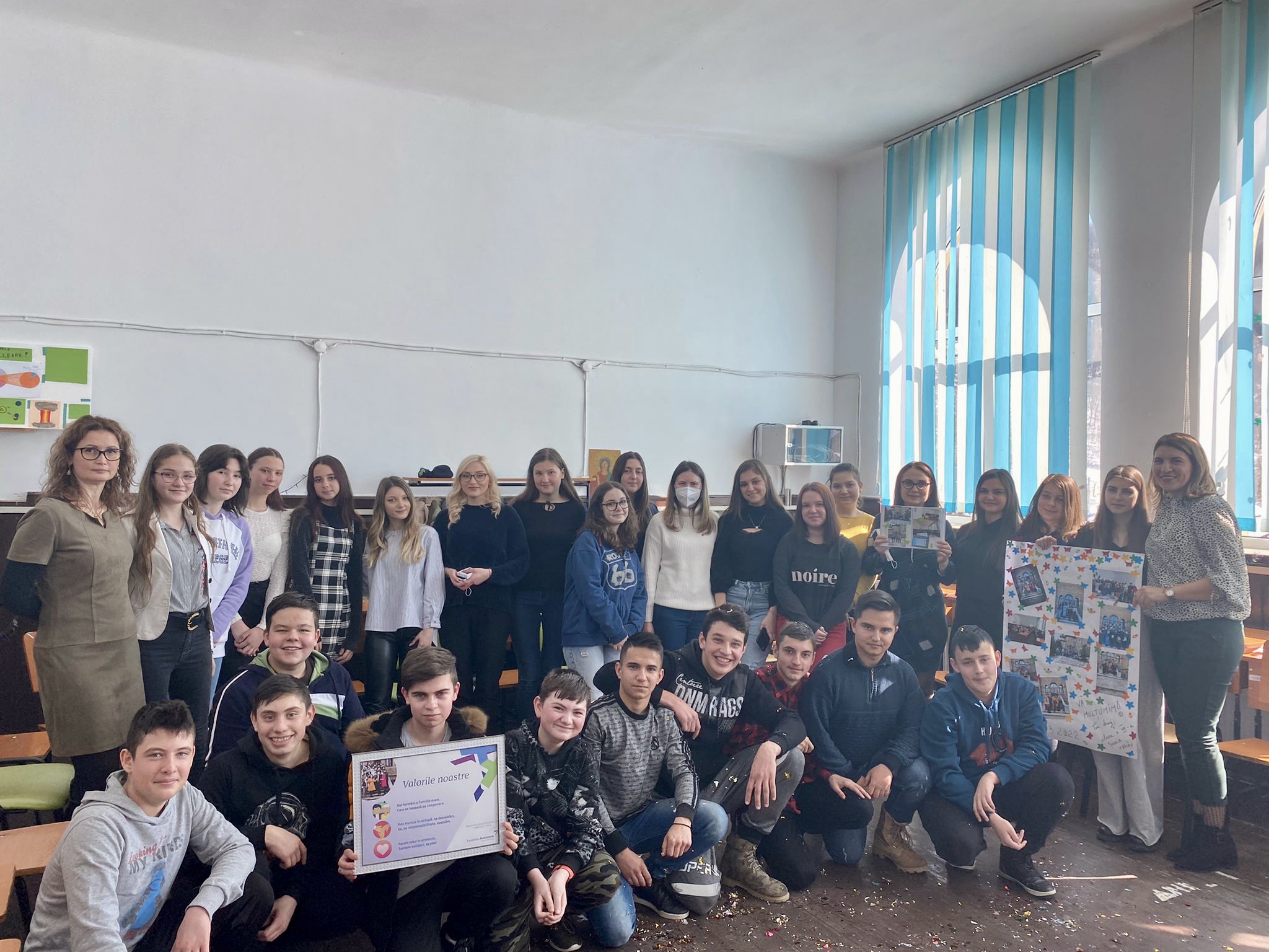 Devino AutonOM – curs susținut de elevii Școlii „Iulia Hălăucescu”