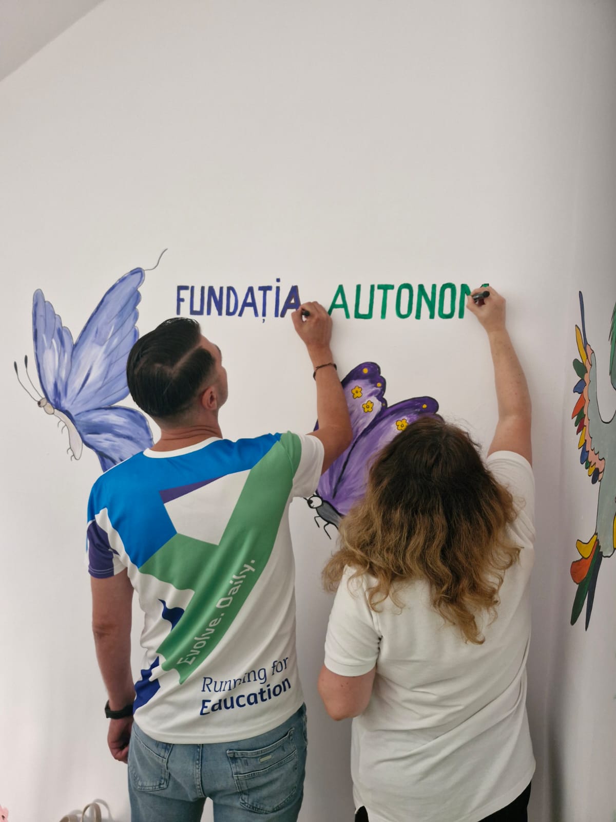 🎨 O pată de culoare pentru o mare de bucurie – Secția de Pediatrie a Spitalului Județean din Piatra-Neamț