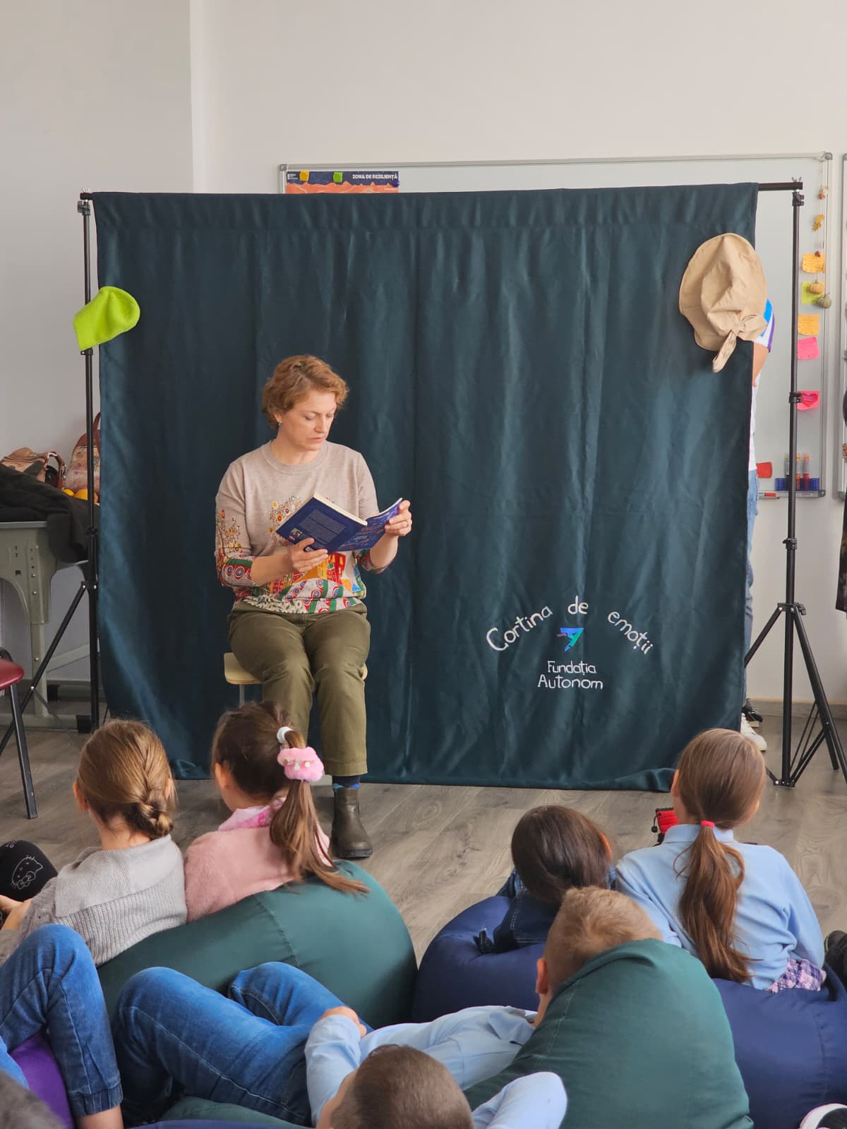 Adriana Ștefan (Dridriana), între povești, chicoteli și copii curioși